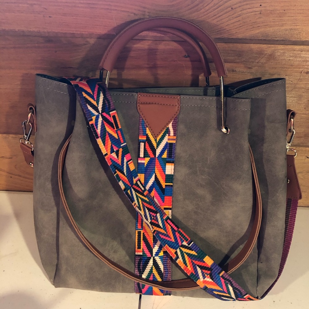 Boutique bag with insert